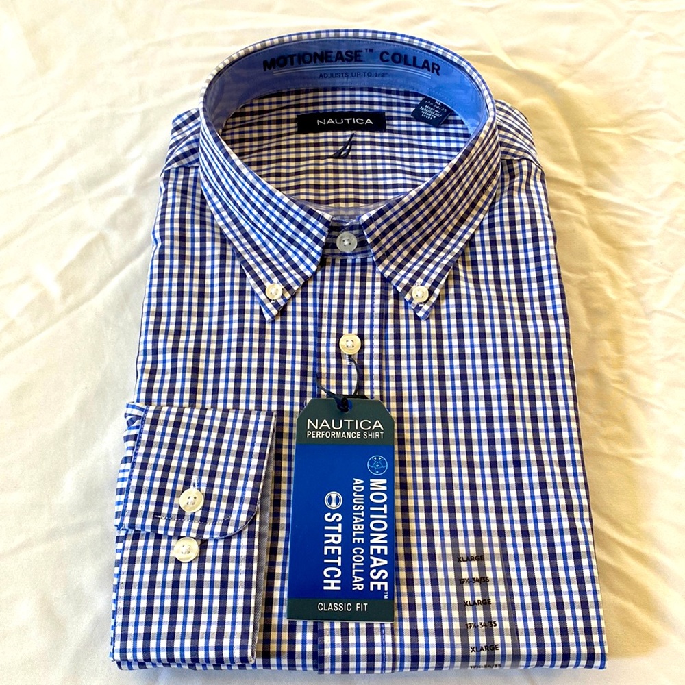 Nautica NWT Men’s button down blue/white checkered dress shirt. Size 17.5 34/35